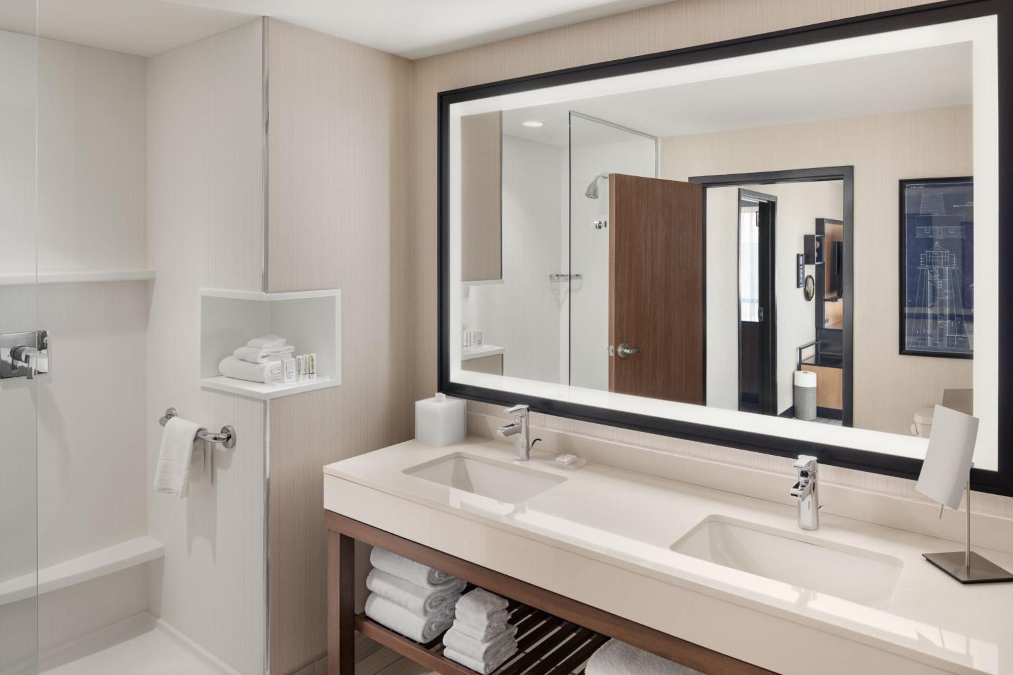 Hotel Courtyard By Marriott Portland Downtown/Waterfront Esterno foto