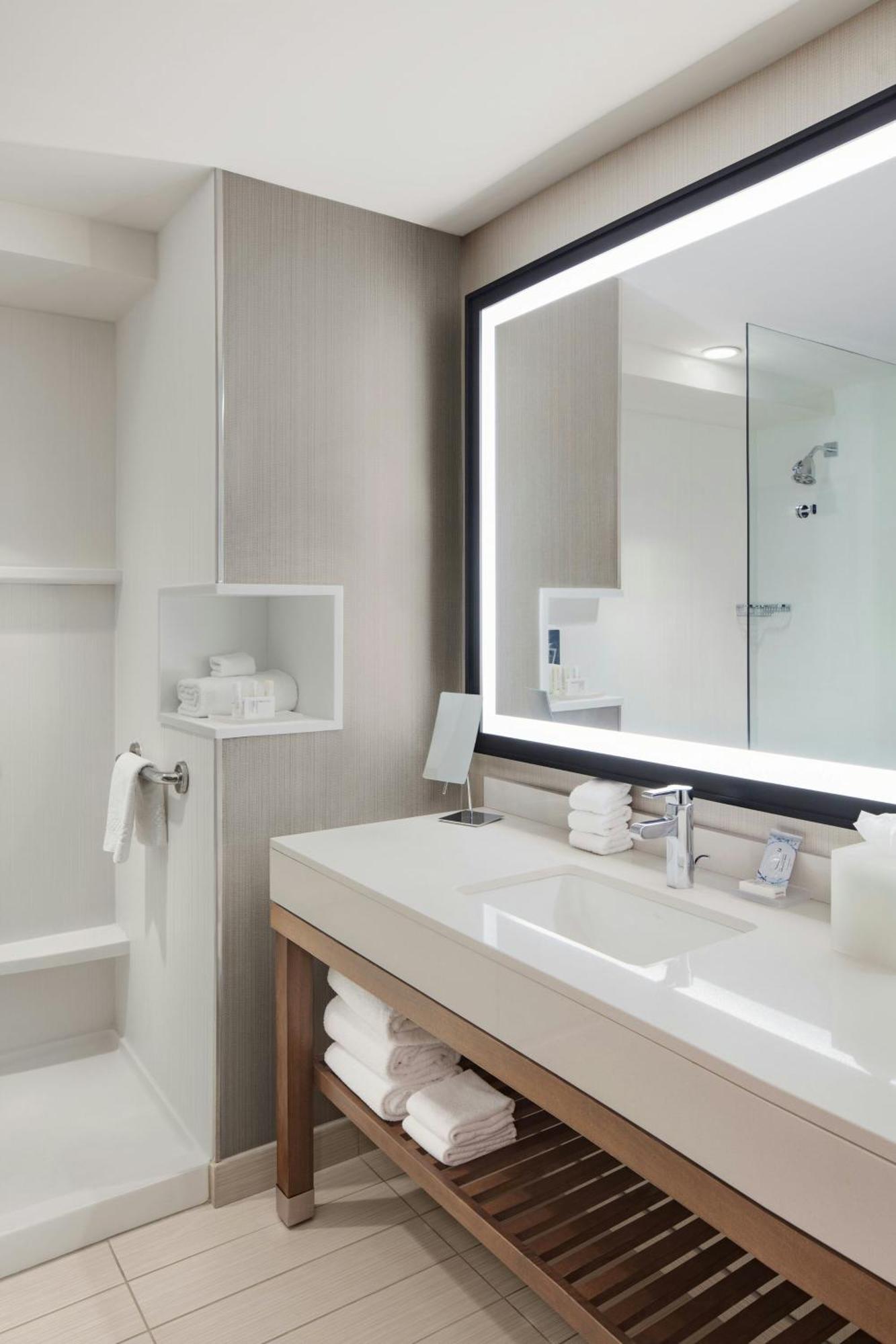 Hotel Courtyard By Marriott Portland Downtown/Waterfront Esterno foto